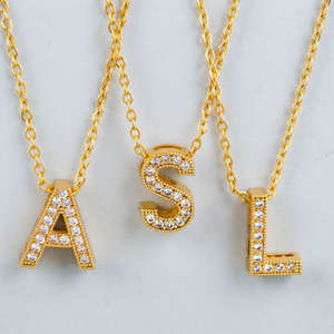 Collana con Ciondolo Personalizzato in Oro 18k Placcato con Zirconi Cubici Bianchi, Gioielli Raffinati all'Ingrosso per Donne e Bambini - Product Image 1