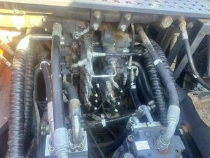 Excavadora Usada Doosan DX520LC-9C Dx 500 2022, Motor Diésel, Hidráulica, de Orugas, Maquinaria para Movimiento de Tierras, Bajo Número de Horas, 52 Toneladas, Grande - Product Image 6