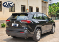 Voiture d'occasion 2023 Rav-4 SUV compact 2.0L Essence Automatique Conduite à gauche Version Urbaine 126KW Intérieur Luxe Foncé Chine Arrière