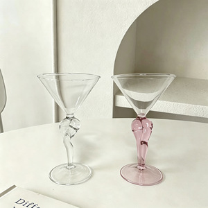 Élégant Verre à Martini en Forme de Silhouette Féminine 5oz, Transparent Rose, pour Whisky, Cocktails, Jus, Café – Idéal pour Bar, Mariage, Fête, Cadeau - Product Image 1