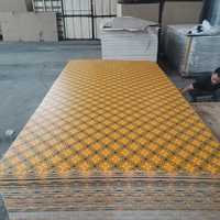 Contreplaqué en papier de 1,5 mm, 2,5 mm, 3 mm, contreplaqué recouvert de polyester, contreplaqué PU pour murs et plafonds