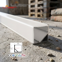 Bande lumineuse à profilé d'aluminium extrudé à LED 16x16mm en forme de V en forme de V Bande lumineuse personnalisée OEM Poinçonnage