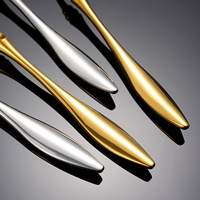 4 pièces de coutellerie de luxe en acier inoxydable cadeau de coutellerie de luxe royal en or avec boîte unique en stock