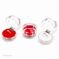 Boîte à bagues en acrylique transparent Hongfa, style cristal, avec couvercle à charnière, boîte de présentation de bijoux polygonale pour demande en mariage