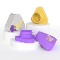 Vente en gros de contenants d'emballage d'huile triangulaires transparents et colorés, résistants aux enfants, en verre de 5 ml avec couvercle