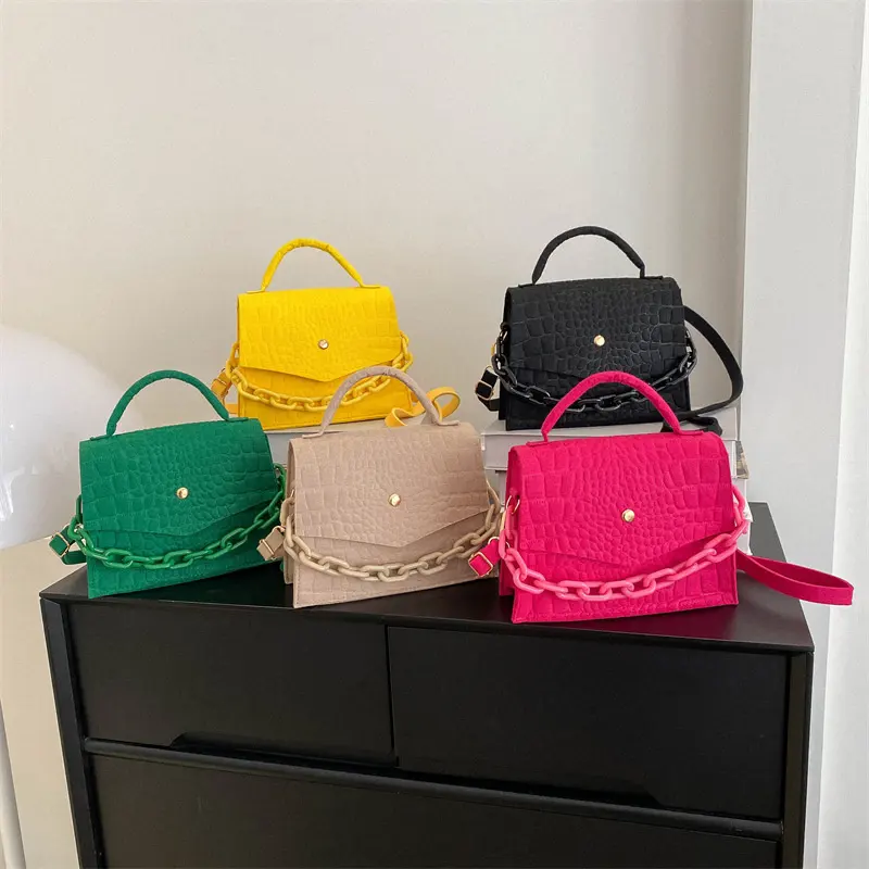 2023 tren baru Fashion populer tas wanita rantai kain tas tangan kain tas selempang bahu tunggal persegi kecil