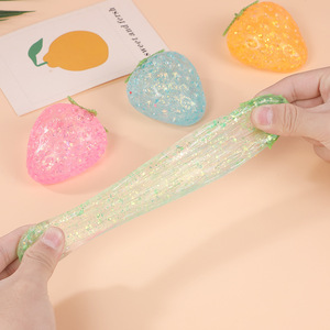 Vente en gros : Jouet créatif anti-stress à presser en forme de fraise, à récupération lente, en maltose - Product Image 4