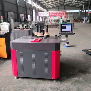 La última máquina dobladora de tubos y tubos <span class=keywords><strong>CNC</strong></span> de 3 ejes para perfiles de aluminio de PVC, acero inoxidable con componentes centrales, motor PLC - Product Image 3