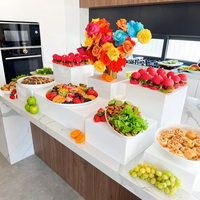3. 	 Cube surélevé en acrylique transparent fait main pour la décoration de table de buffet de mariage