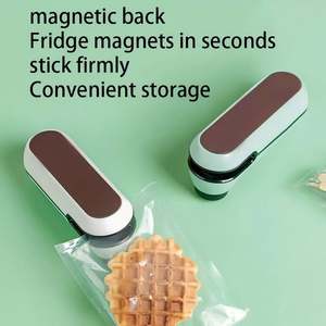 Mini sellador al vacío portátil recargable por USB con cortador incorporado y bolsas de vacío sin BPA para sellado al vacío de alimentos Sous Vide - Product Image 2