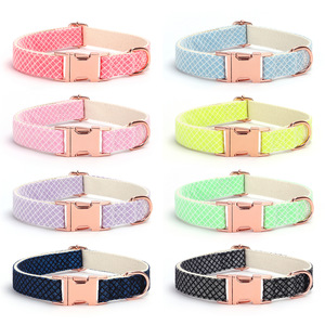Collar para <span class=keywords><strong>Perro</strong></span> <span class=keywords><strong>de</strong></span> Poliéster Suave y Duradero con Rayas, Grabado <span class=keywords><strong>de</strong></span> Letras, Cierre <span class=keywords><strong>de</strong></span> Botón Ajustable y Decoraciones <span class=keywords><strong>de</strong></span> Cinta - Set <span class=keywords><strong>de</strong></span> Collar - Product Image 2