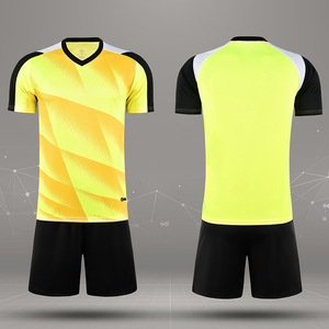 Servizio OEM Personalizzato: Maglia e <span class=keywords><strong>Pantaloncini</strong></span> da <span class=keywords><strong>Calcio</strong></span> in Poliestere Ecologico Versione Giocatore con Nome e Numero per <span class=keywords><strong>Squadre</strong></span> Maschili Adulte - Product Image 5