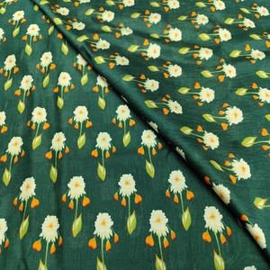 Tissu léger en soie brute verte douce de qualité supérieure, tissé, à motif géométrique abstrait, pour robes de mariée, kurta, quilting et couture artisanale - Product Image 4