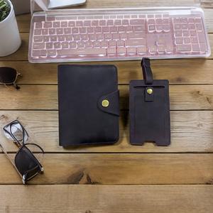 Ensemble cadeau de voyage : Housse de passeport en cuir véritable pleine fleur, étui de passeport, porte-monnaie et étiquette à bagages - Product Image 2