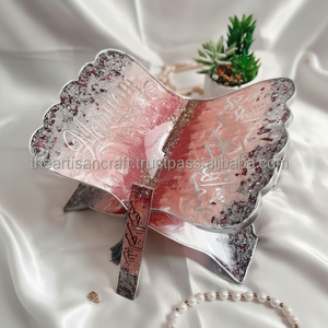 Coran Holder Stand-Islamique Religieux Amour Thème Artisan Artisanat Résine Coran Stand Personnalisable Taille et Couleur Collection - Product Image 1