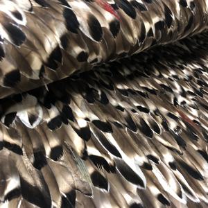 Matériau naturel noir et blanc, <span class=keywords><strong>papier</strong></span> <span class=keywords><strong>peint</strong></span> <span class=keywords><strong>de</strong></span> luxe en plumes <span class=keywords><strong>de</strong></span> <span class=keywords><strong>paon</strong></span> pour la décoration murale <span class=keywords><strong>de</strong></span> la maison - Product Image 6