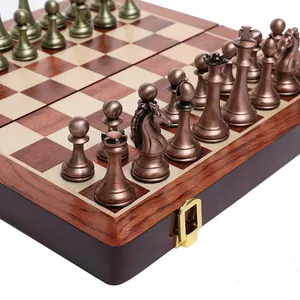 Fabrika sıcak satış özel metal satranç taşları altın gümüş ahşap tahta oyun seti ambalaj kutusu satılık
