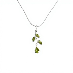 Collier pendentif péridot en argent sterling 925, chaîne serpent, forme végétale, bijoux romantiques pour femme, à porter au quotidien - Product Image 1