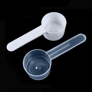 <span class=keywords><strong>Cuillère</strong></span> doseuse <span class=keywords><strong>en</strong></span> plastique <span class=keywords><strong>à</strong></span> long manche de 20 <span class=keywords><strong>ml</strong></span> <span class=keywords><strong>10</strong></span> g avec échelle graduée pour café, aliments pour animaux, céréales, épices et autres aliments secs <span class=keywords><strong>en</strong></span> poudre - Product Image 1