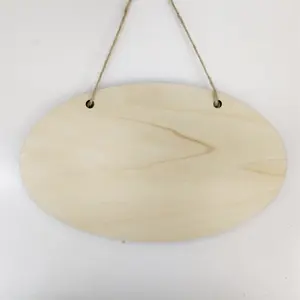 Placa de madeira natural oval para subolmação, mantas penduradas na parede
