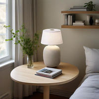 Lampe de table moderne en céramique rouge avec abat-jour en tissu, rechargeable sans fil, chargeur sans fil, décoration d'intérieur, café d'hôtel