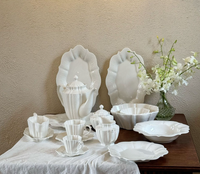 Vaisselle en céramique royale de luxe, style moderne, durable, écologique, tasse à café, soucoupe, bol, pot à lait, pot à sucre, assiette