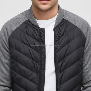 Chaqueta de invierno de PU de charol brillante negra personalizada para mujer Bomber acolchado de algodón transpirable con capucha impermeable y cálido - Product Image 1