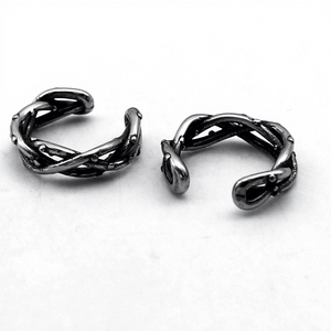 Pendientes de clip para hombre, de acero inoxidable 316L, resistentes al agua y al deslustre, con diseño de alambre de púas, estilo punk rock, para la oreja. - Product Image 3