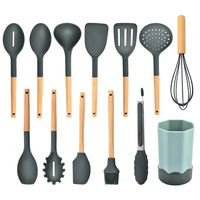2022 nouveaux ustensiles de cuisine en Silicone 12 pièces accessoires cuisson douce ensemble d'ustensiles de cuisine avec manche en bois