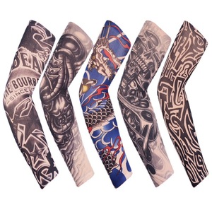 Street Tattoo Arm Sleeves Sun UV Protection Arm Cover Seamless Outdoor Riding Sunscreen Arm Sleeves Glover <span class=keywords><strong>para</strong></span> <span class=keywords><strong>hombres</strong></span> y mujeres - Product Image 5