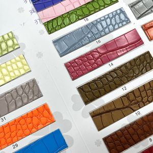 पु पेटेंट के साथ दो टोन रंग मगरमच्छ त्वचा एम्बॉसफ़िल्टर अशुद्ध चमड़े चादरें बनाने के लिए बैग का उपयोग - Product Image 4