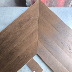 Parquet à pointe hongroise Parquet européen massif en bois de chêne Chevron - Product Image 5
