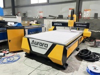 Router CNC AR1325 para trabajar la madera, económico, con tamaño de trabajo de 1300x2500 mm, husillo refrigerado por agua de 3.7kw y lubricación automática.
