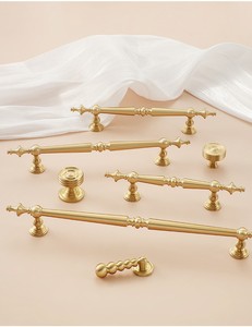 Penjualan Panas Gagang Lemari Kuningan Padat, Gagang dan Tarikan Pintu Kabinet Dapur, Gagang Lemari Emas, Kenop Laci Gantung - Product Image 5