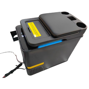 Frigorifero Portatile Mercedes-Benz Sprinter <span class=keywords><strong>con</strong></span> Bracciolo e Congelatore a <span class=keywords><strong>Compressore</strong></span>, Mini <span class=keywords><strong>Frigo</strong></span> in Plastica 12V <span class=keywords><strong>per</strong></span> <span class=keywords><strong>Auto</strong></span> - Product Image 2