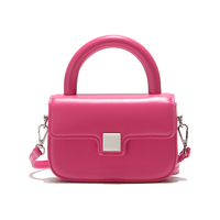 Sac à main pour femme de petite taille rose avec longue bandoulière et poignée courte, sac bandoulière de petite taille avec rabat pour les tenues quotidiennes des filles
