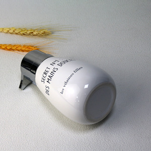 Ceramic Soap Dispenser with <strong>Funny</strong> <strong>Quote</strong> "Secret N&deg;1: Des Mains Douces" - White Lotion Pump Bottle for <strong>Bathroom</strong> Kitchen - Product Image 5