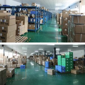 Regleta de Enchufes de Grado Hotelero con 6 Tomas, Indicador LED y Protección Contra Sobretensiones |   Diseño de Seguridad Infantil |   Logotipo Personalizado para el Hogar - Product Image 6