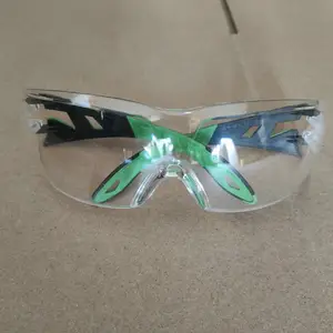 新型设计安全眼镜防雾安全护目镜