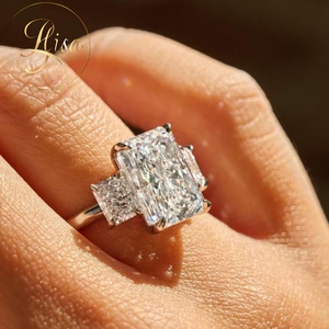 Anello di Fidanzamento con Diamante Creato in Laboratorio 5CT VVS <span class=keywords><strong>D</strong></span> Certificato IGI, Anello Trilogy Personalizzato con Diamante HPHT Radiante per Donna, Gioielleria Fine - Product Image 2