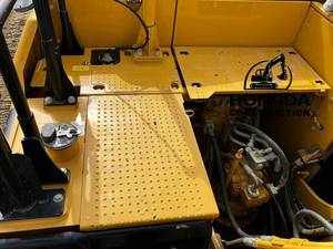 Excavatrice originale utilisée de chenille de CAT 320E en stock avec de basses heures de travail - Product Image 4