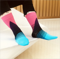 Logo personnalisé Chaussettes de compression pour course à hauteur du genou 20-30 Baseball Chicago Blanc Sport
