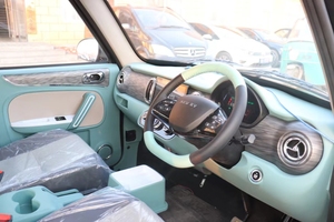 Retro Mode Vierwielige Elektrische Auto Mini <span class=keywords><strong>Rhd</strong></span> Rechtsgestuurde 4-zits Gesloten Cabine Auto Assisteren Met 72V Spanning - Product Image 5