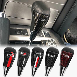 Poignée de levier de vitesses de voiture personnalisée de haute qualité, universelle, avec logo, en cuir et fibre de carbone, pour le style automobile - Product Image 1