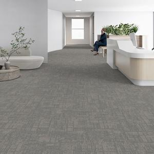 Dalles de moquette carrées écologiques avec support en PVC, résistantes aux taches, antidérapantes, amorties, pour revêtements de sol commerciaux modernes pour bureaux et maisons - Product Image 4