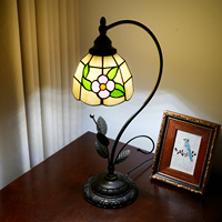 Lampe de table vintage créative de style chinois en vitrail, moderne, pour salle à manger, chambre à coucher, avec fleurs roses romantiques, design simple