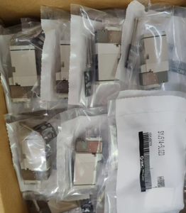 Válvula Solenoide Original SMC SYJ514-5LOZD, Serie SYJ500, Control Direccional Neumático de 5 Puertos Operado por Piloto - Product Image 2