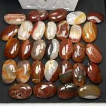Venta al por mayor de piedras de cristales de alta calidad rojo Sardonyx piedras de palma para Decoración