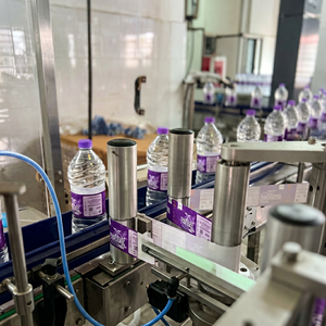 Machine d'étiquetage automatique électrique 90 BPM à commande PLC haute productivité pour bouteilles en BOPP - Product Image 1