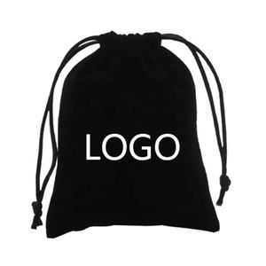 Pochette à cordon en velours noir de luxe avec logo personnalisé pour bijoux élégants et emballage cadeau - Product Image 2